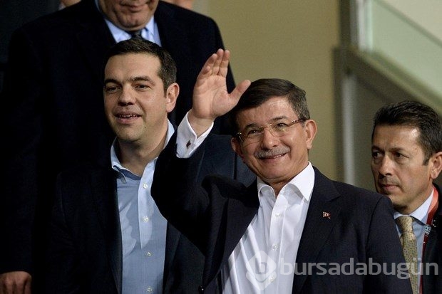 Davutoğlu ile Çipras maçı birlikte izledi