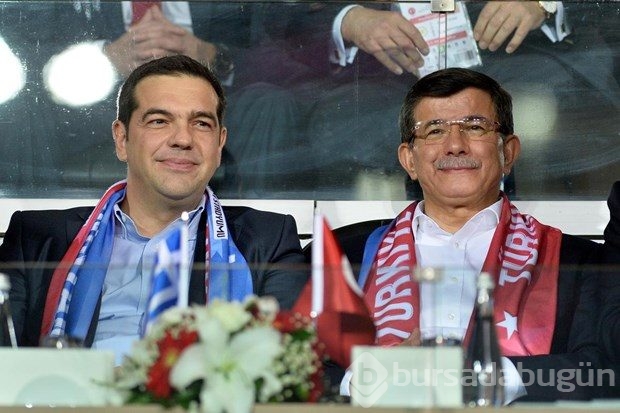 Davutoğlu ile Çipras maçı birlikte izledi