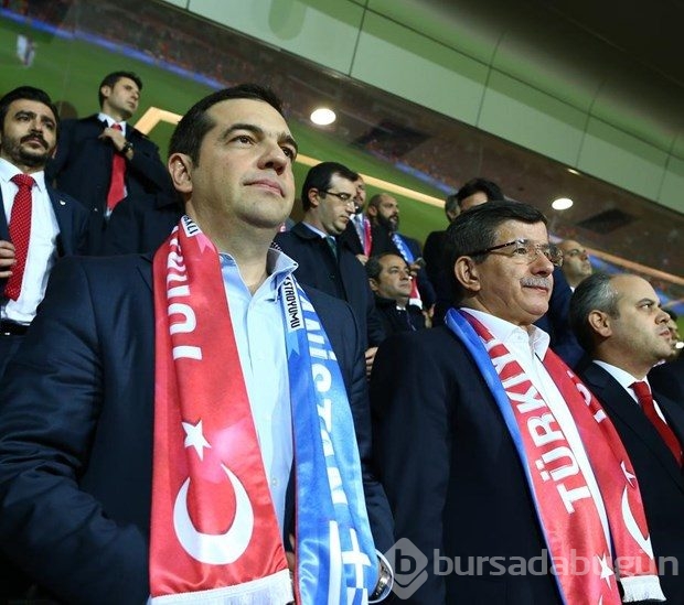 Davutoğlu ile Çipras maçı birlikte izledi