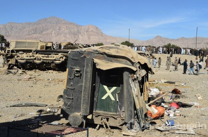 Pakistan'da feci kaza!