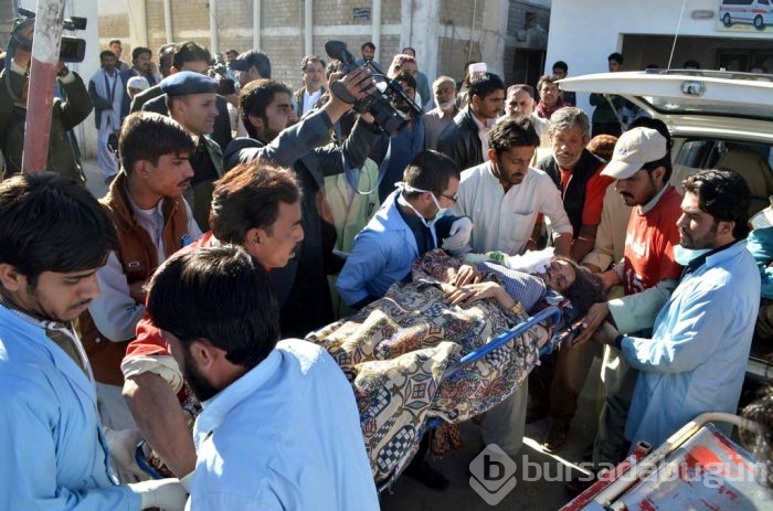 Pakistan'da feci kaza!