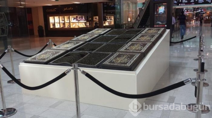 Bursa'da 12 yılda iplik ile Kur'an işledi...