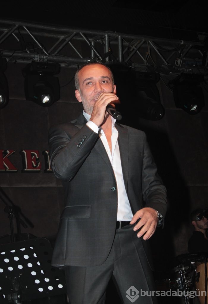 Bu kez eğitime destek için söylediler...