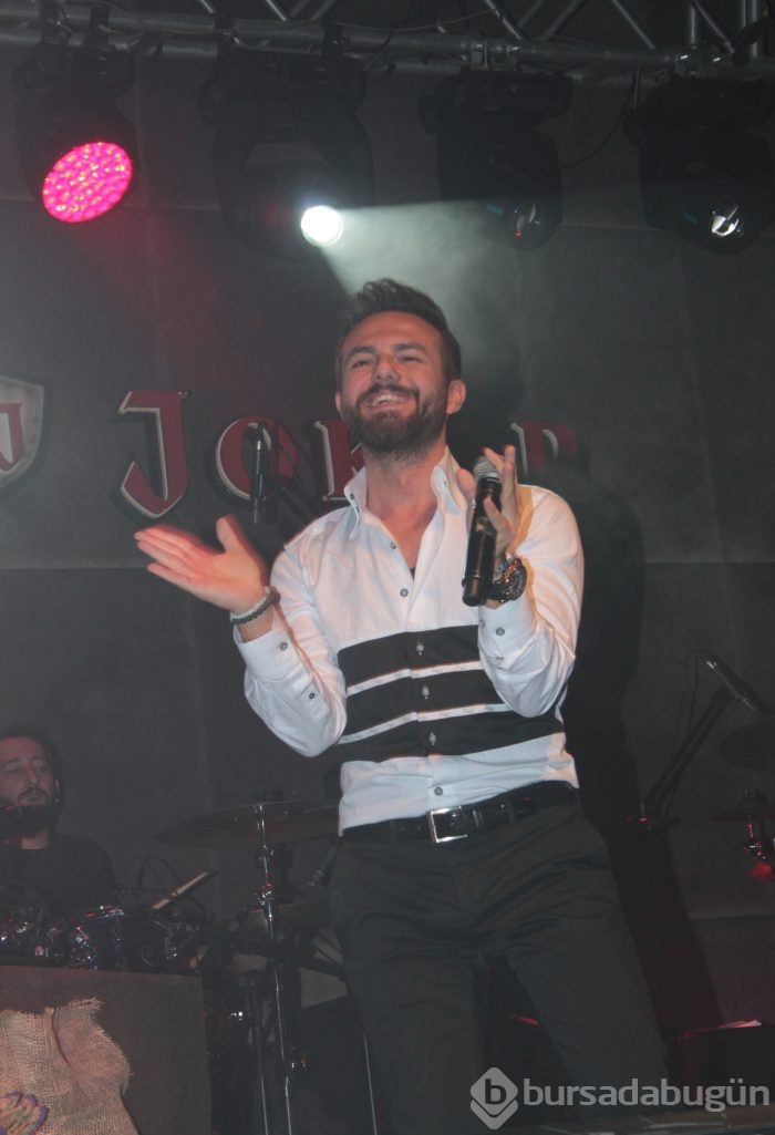 Bu kez eğitime destek için söylediler...