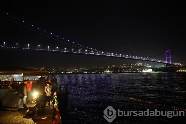 Boğaziçi Köprüsü, prematüre bebekler için mor renkle ışıklandırıldı