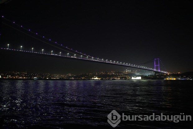 Boğaziçi Köprüsü, prematüre bebekler için mor renkle ışıklandırıldı