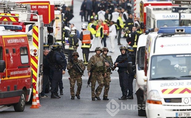 Paris'te terörist avı