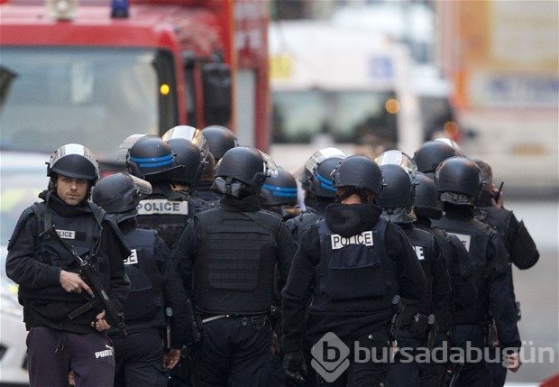 Paris'te terörist avı