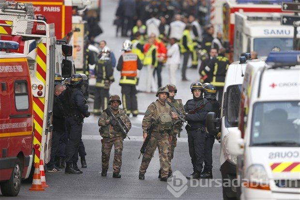 Paris'te terörist avı