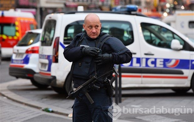 Paris'te terörist avı