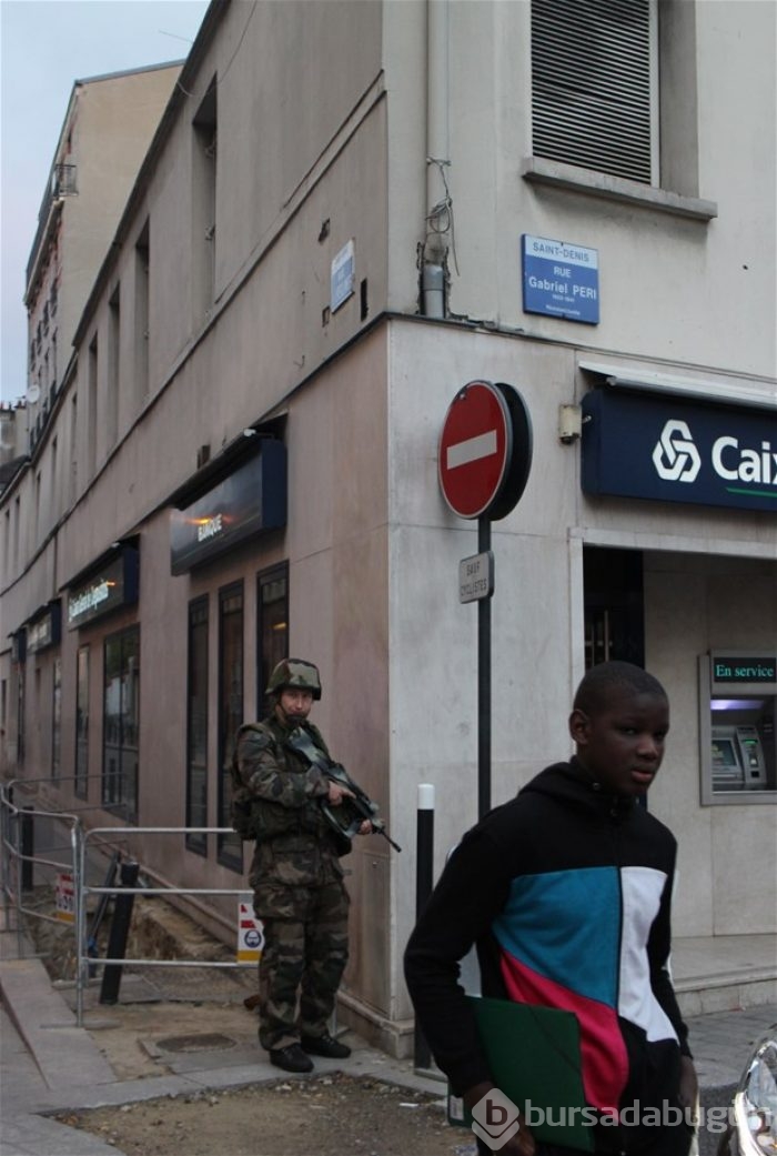 Paris'te terörist avı