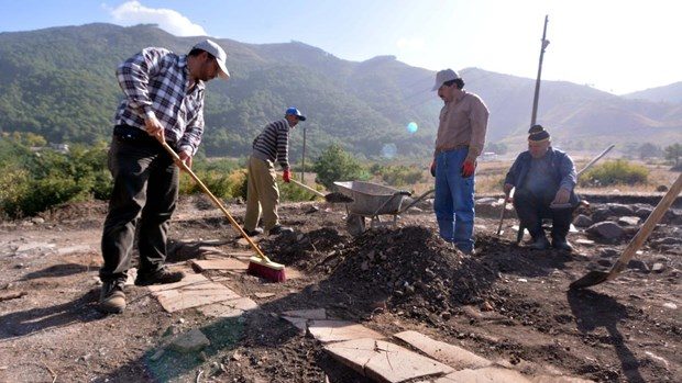 Taban mozaikleri gün yüzüne çıkartılıyor