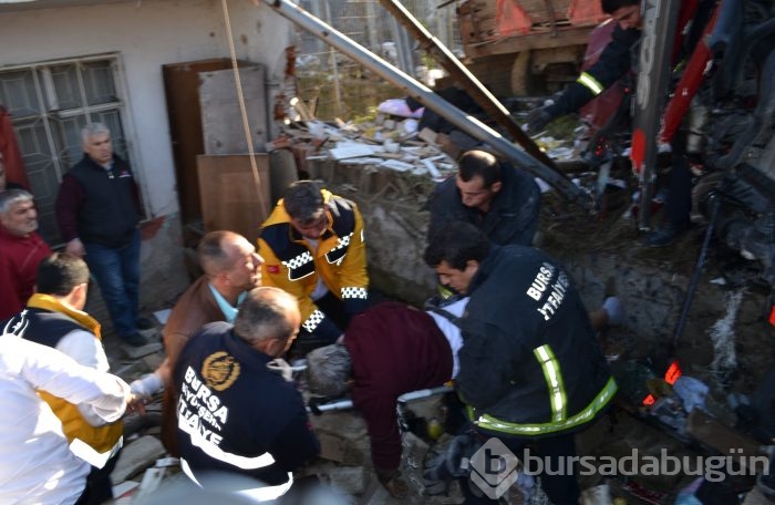 Bursa'da trafik kazası: 1 ölü, 1 yaralı	