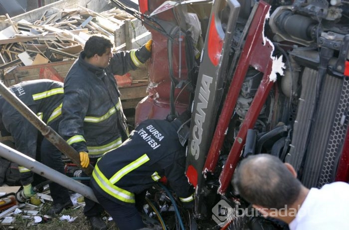 Bursa'da trafik kazası: 1 ölü, 1 yaralı	