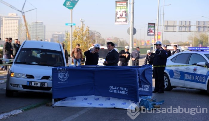 Bursa'da polis memuru motosikletiyle kamyonun altında kaldı!