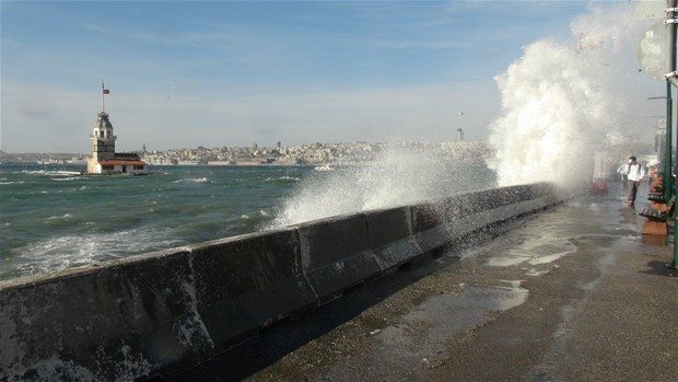 Bursa'da kuvvetli lodos
