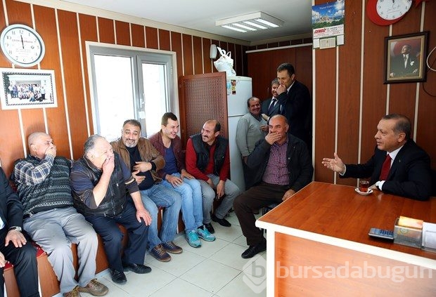 Cumhurbaşkanı Erdoğan'dan taksi durağına ziyaret