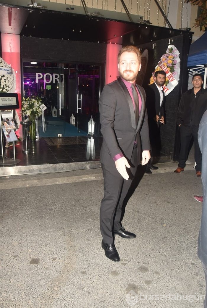 Bülent Emrah Parlak ve Burcu Gönder dünya evine girdi
