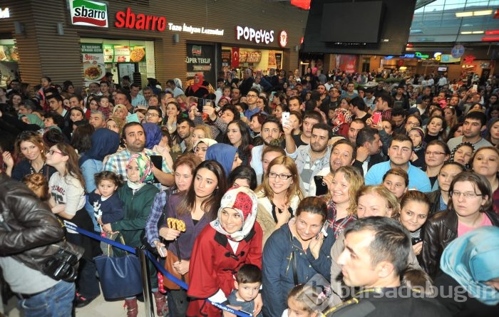 Gülben Ergen Bursa Anatolium AVM'de hayranlarıyla buluştu...