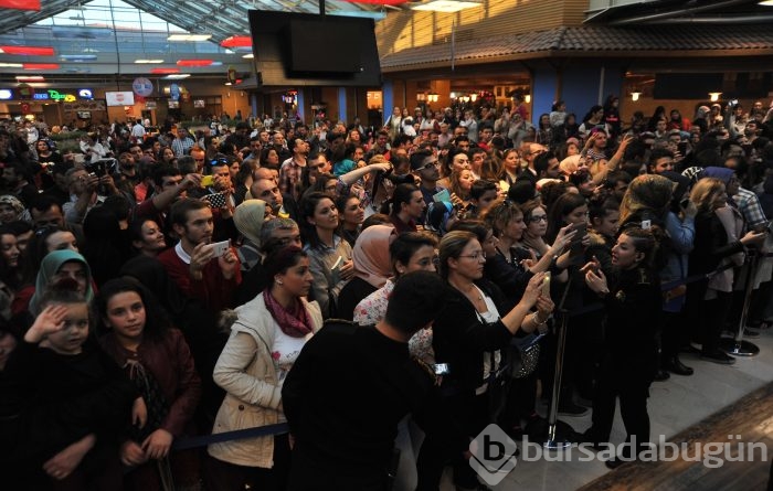 Gülben Ergen Bursa Anatolium AVM'de hayranlarıyla buluştu...