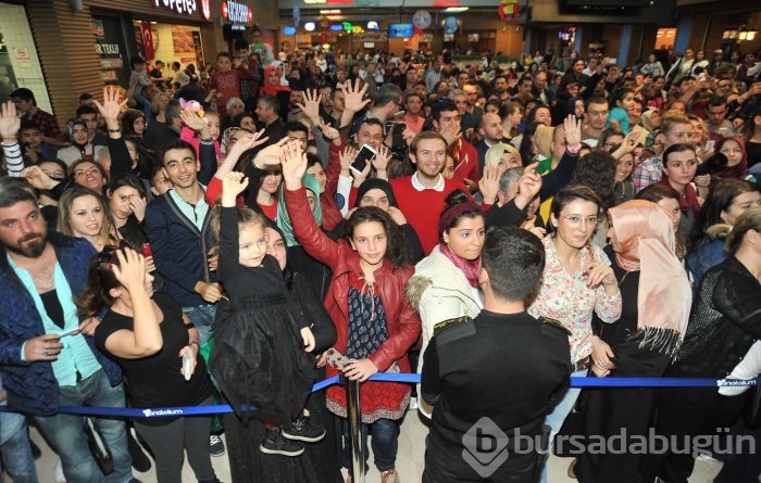 Gülben Ergen Bursa Anatolium AVM'de hayranlarıyla buluştu...