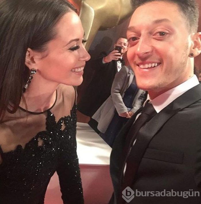 Amine Gülşe'den Mesut Özil açıklaması