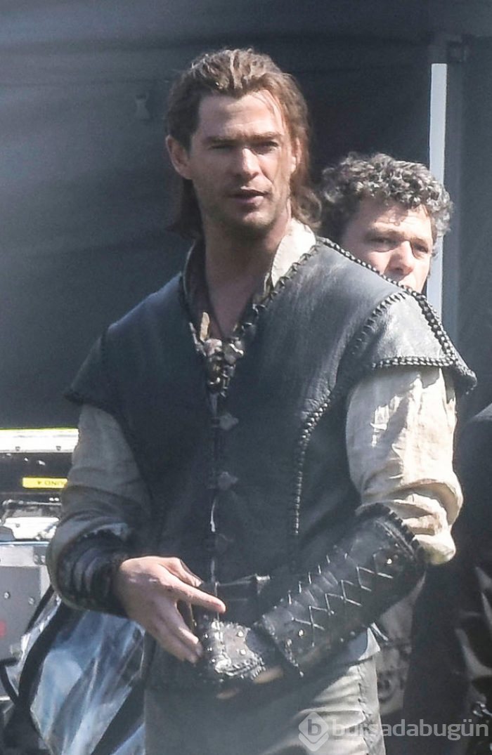 Yakışıklı oyuncu Chris Hemsworth tanınmaz halde
