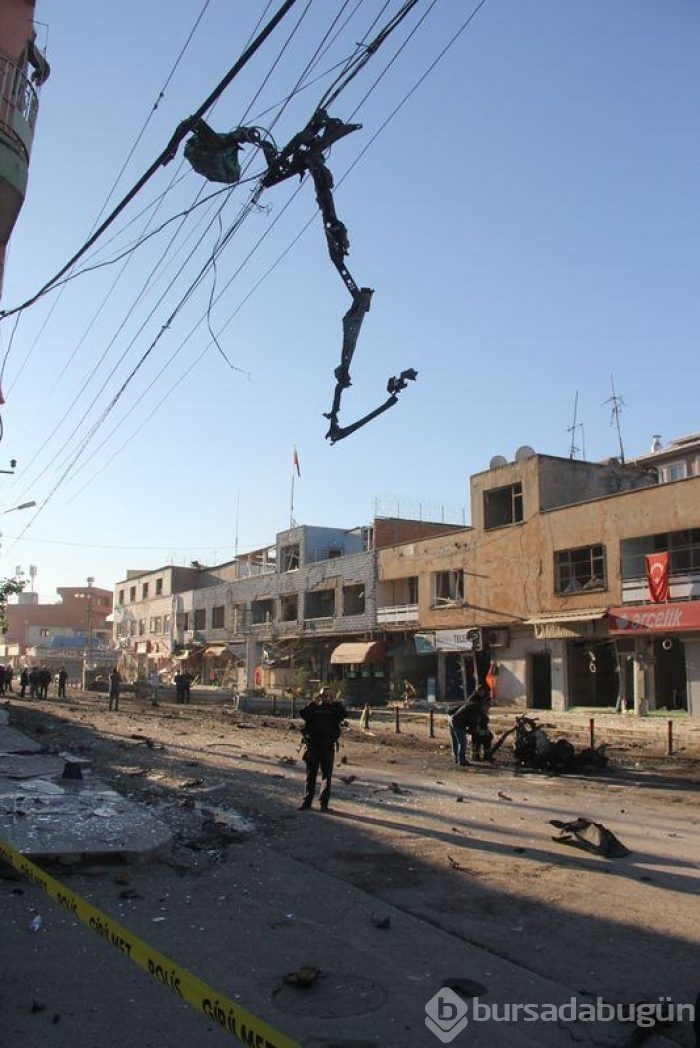 Adana'da polis merkezine bombalı araçla saldırı