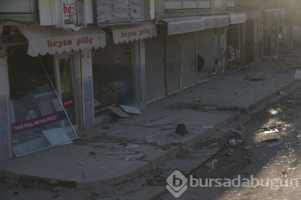 Adana'da polis merkezine bombalı araçla saldırı