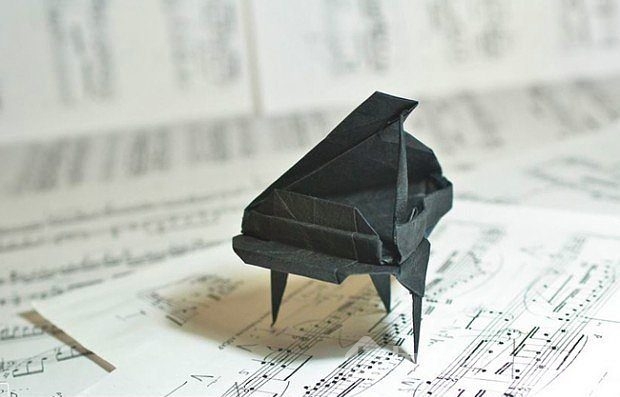 "Origami nedir?" sorusuna cevap niteliğinde 27 sanat eseri