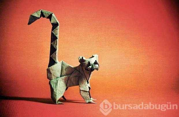 "Origami nedir?" sorusuna cevap niteliğinde 27 sanat eseri