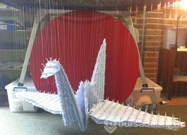 "Origami nedir?" sorusuna cevap niteliğinde 27 sanat eseri
