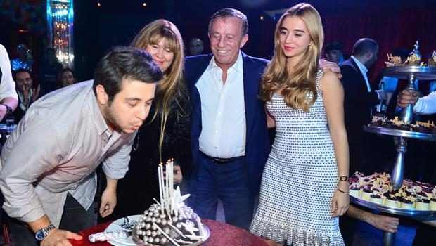Ali Ağaoğlu büyük oğlu Alican'a sürpriz bir doğum günü partisi düzenlendi