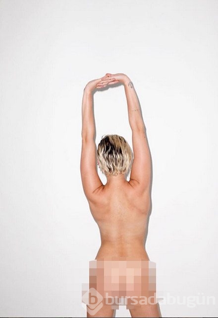 Miley Cyrus çıplaklığı abarttı 