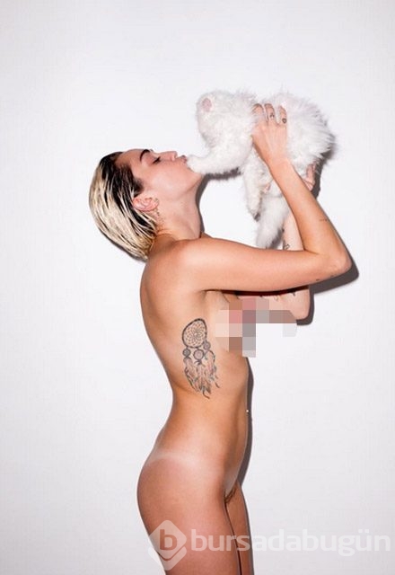 Miley Cyrus çıplaklığı abarttı 