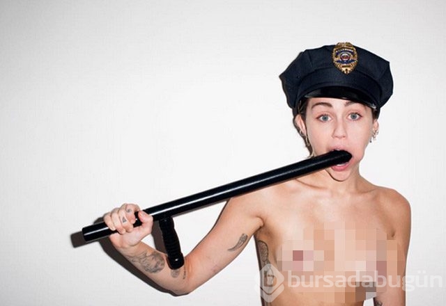 Miley Cyrus çıplaklığı abarttı 
