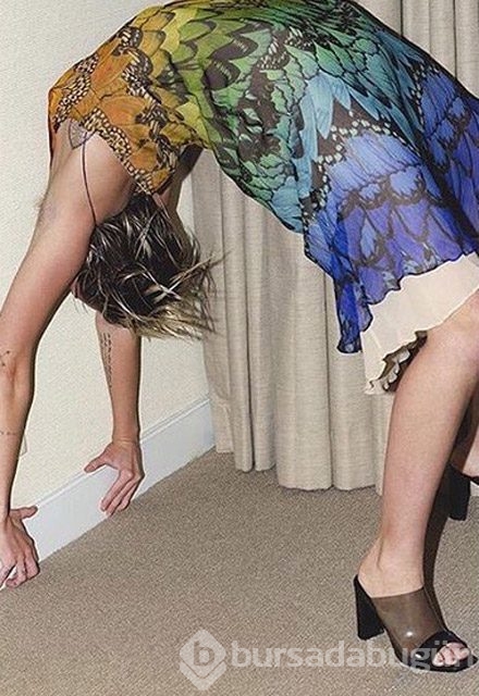 Miley Cyrus çıplaklığı abarttı 