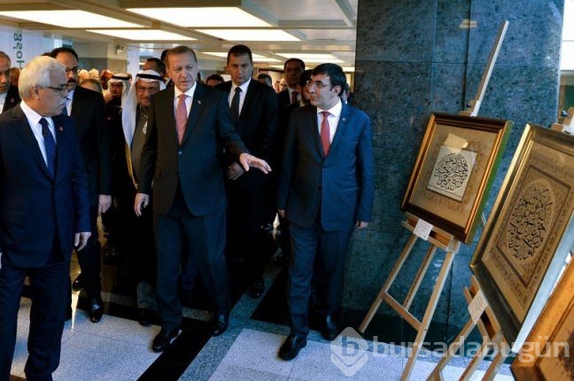 Erdoğan, "Hat Şaheserleri Sergisi"ni gezdi