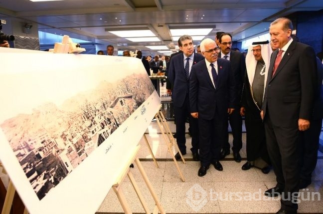 Erdoğan, "Hat Şaheserleri Sergisi"ni gezdi