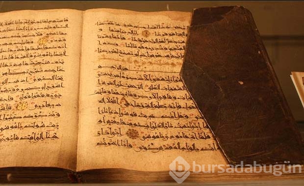 Kıyamet cuma günü koparken insanlar...