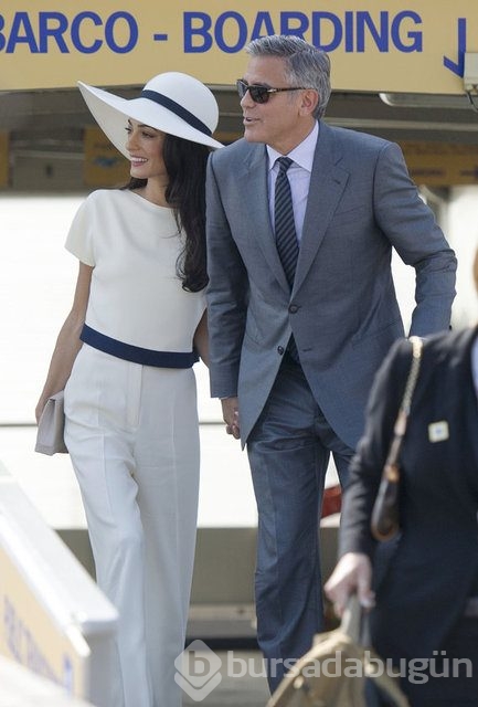 George Clooney eşine şato aldı!