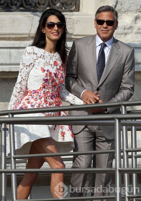 George Clooney eşine şato aldı!