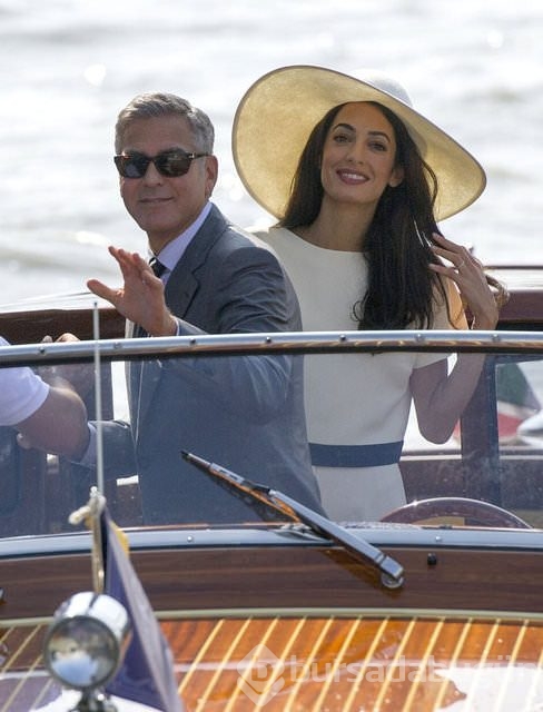 George Clooney eşine şato aldı!
