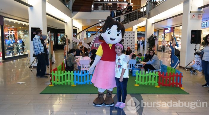 Miniklerin Sevgili Arkadaşı Heidi Zafer Plaza'daydı...