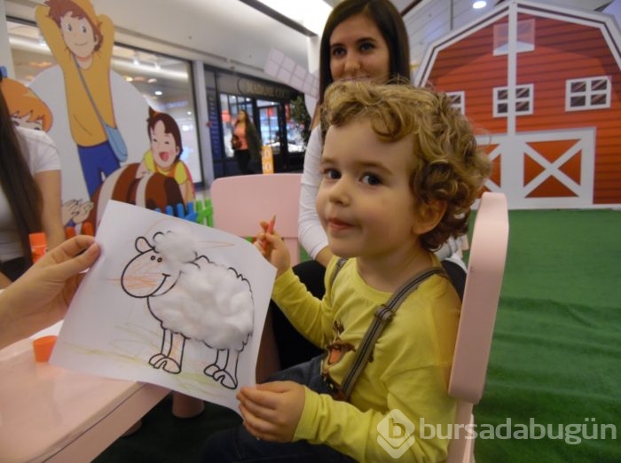 Miniklerin Sevgili Arkadaşı Heidi Zafer Plaza'daydı...