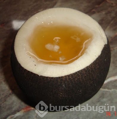 Siyah turpla balı karıştırın!