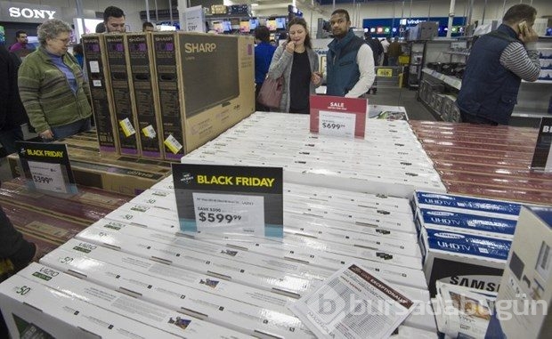'Kara Cuma' çılgınlığı
