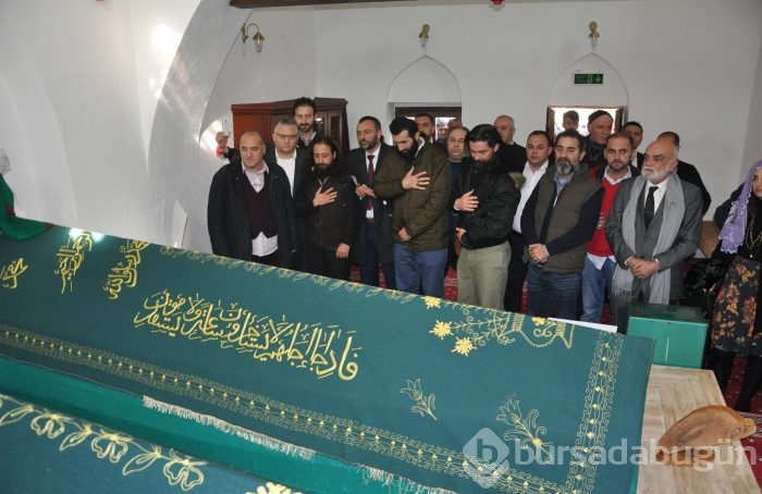 Diriliş ekibi Bursa Geyikli Baba'nın huzurunda	
