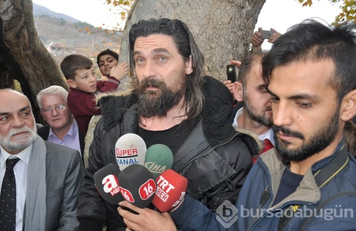 Diriliş ekibi Bursa Geyikli Baba'nın huzurunda	