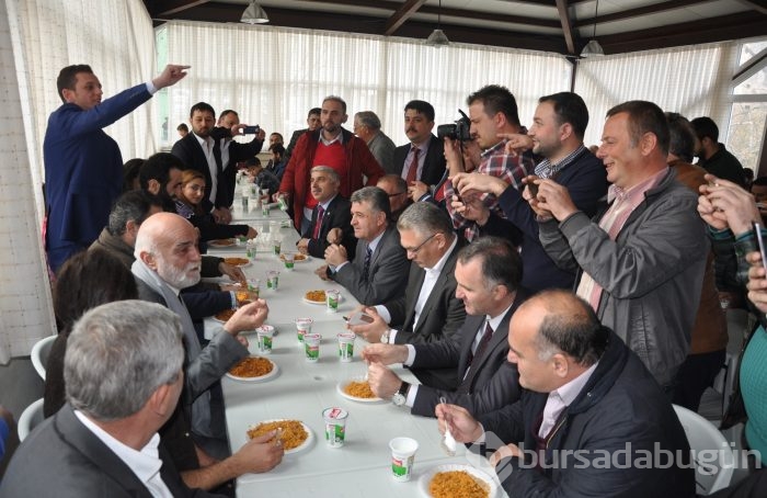 Diriliş ekibi Bursa Geyikli Baba'nın huzurunda	